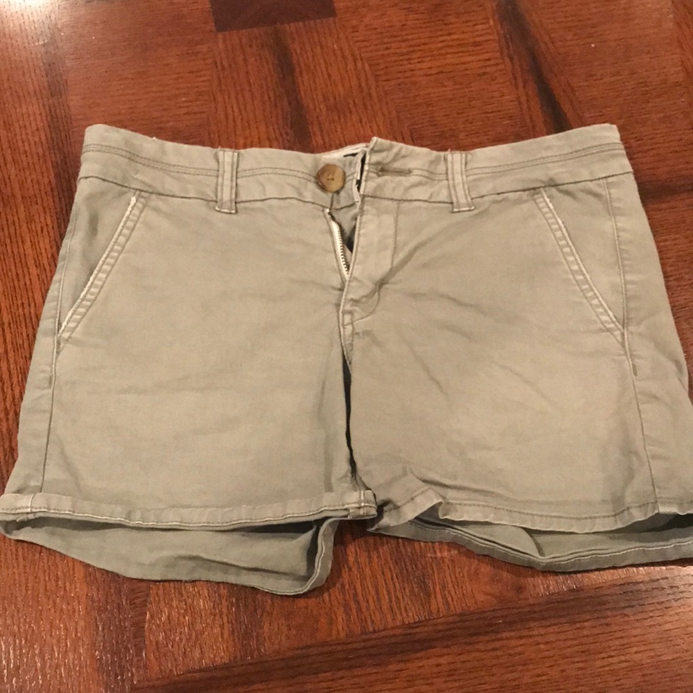 American Eagle green shorts